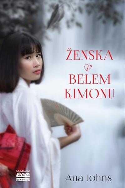 Zenska V Belem Kimonu