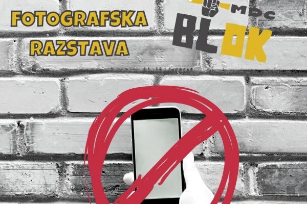 Fotografska razstava Mladinskega dnevnega centra Blok: #BREZOSEBNO