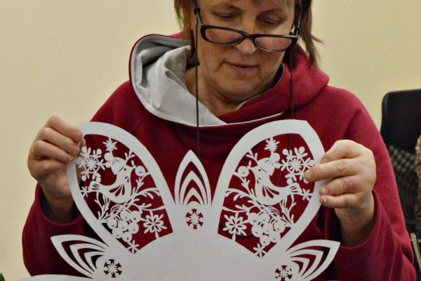 Virginija Jureviciene: LEGENDE, IZREZANE IZ PAPIRJA