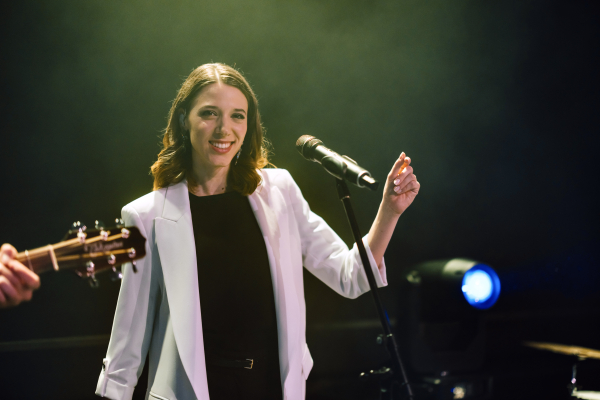 Obrazi slovenskih pokrajin: MONIKA AVSENIK