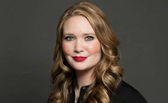 Sarah J Maas Author Photo 574