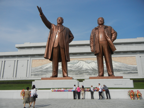 Spomenik predsednikoma Severne Koreje.